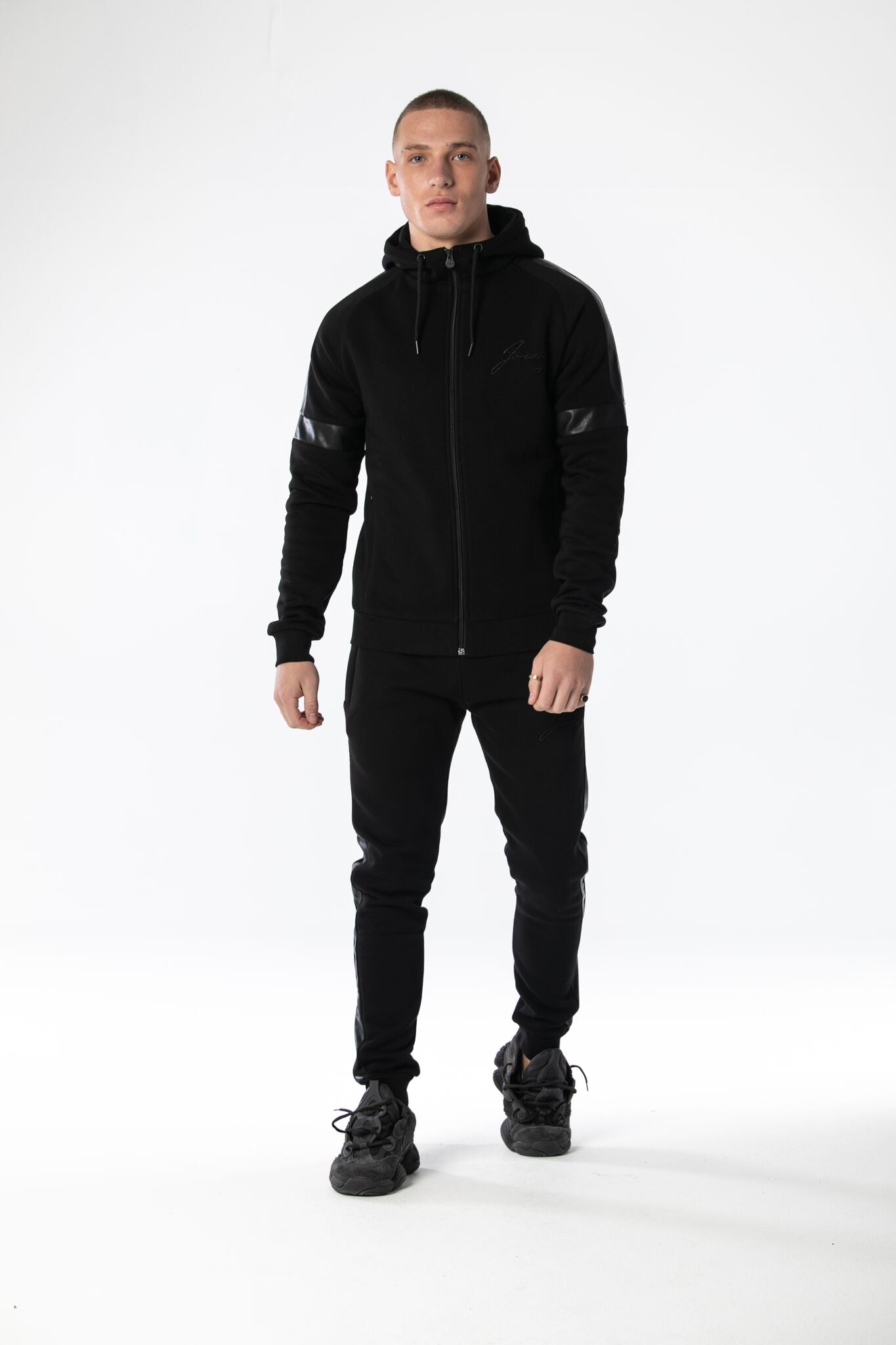 Foray Vince Hood-Black