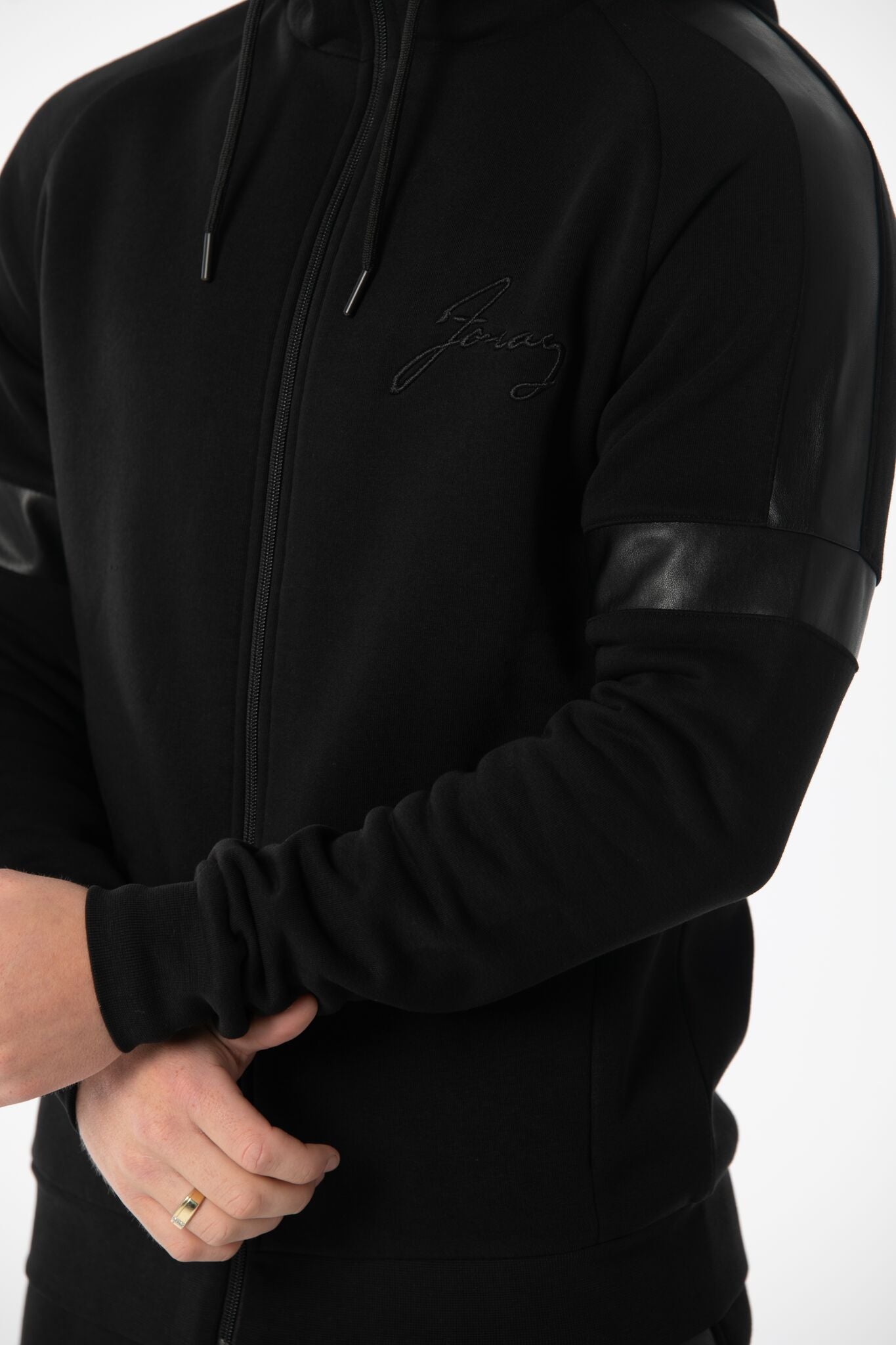 Foray Vince Hood-Black